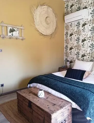 Chambres Dans Les Alpilles Les Jardins De Meyrol