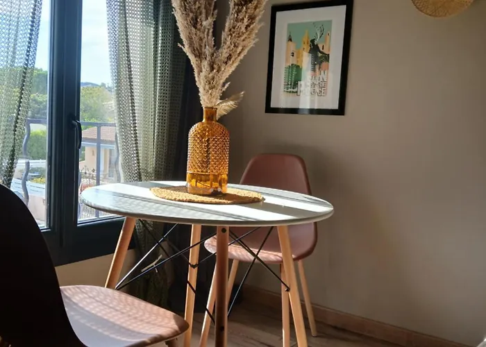 Chambres Dans Les Alpilles Les Jardins De Meyrol