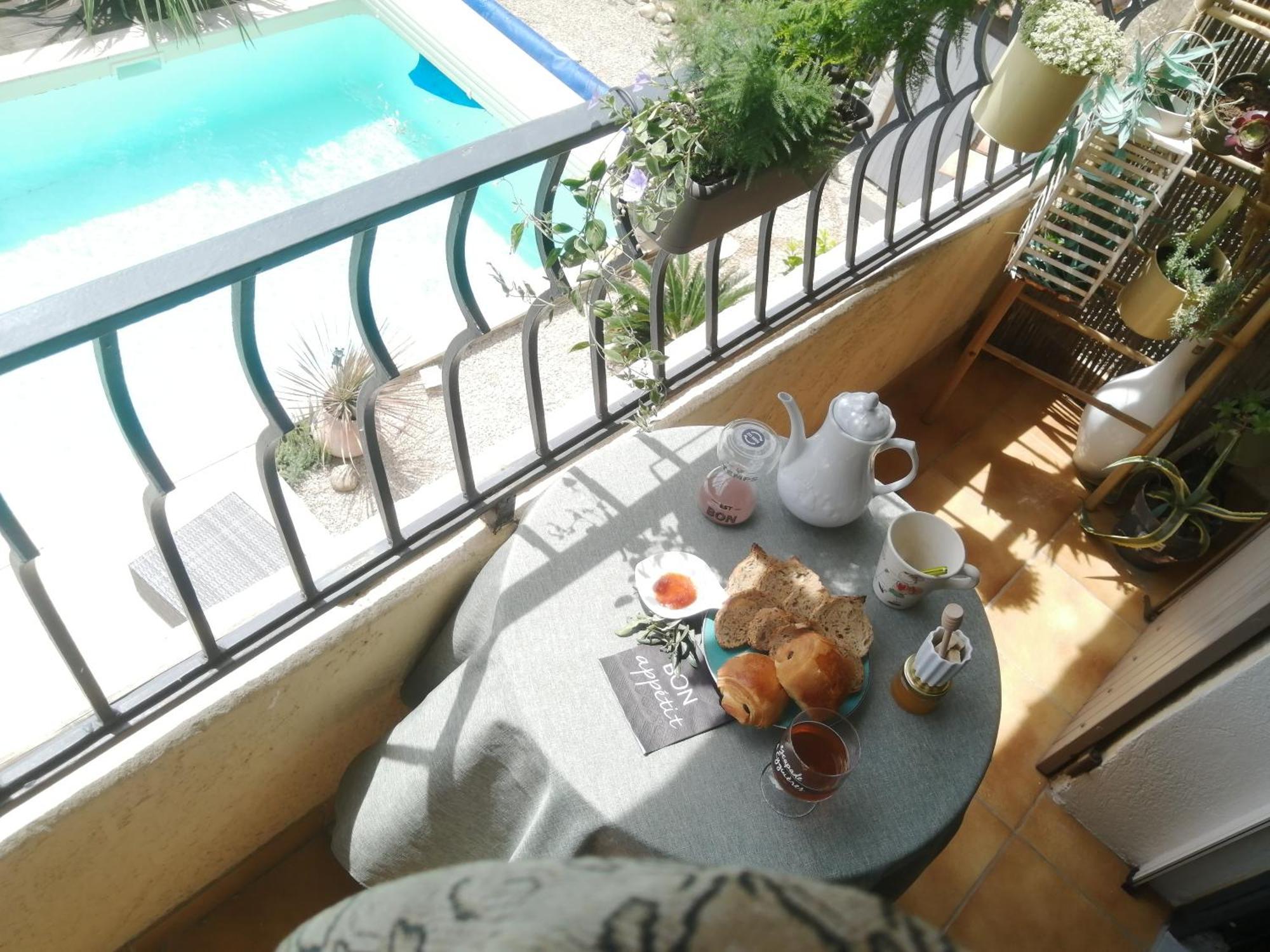 Homestay Dans Les Alpilles Les Jardins De Meyrol Eyguieres